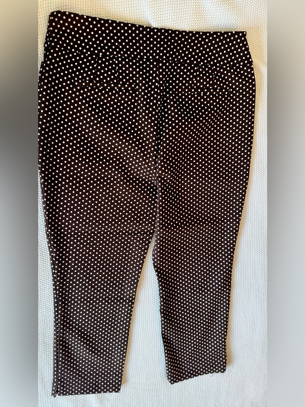CHICOS Fabulously Slimming Stretch Chocolate Brown White Polka Dot Cropped Pants - Picture 5 of 16